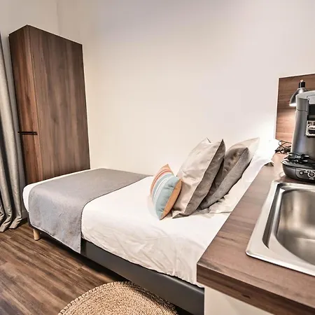Les Cles Du 27 Aparthotel 2*