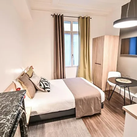 Les Cles Du 27 Aparthotel 2*