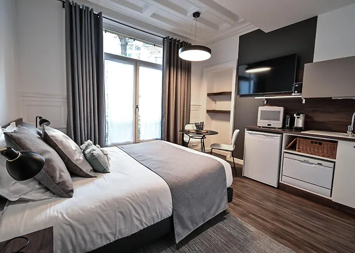 Les Cles Du 27 Aparthotel 2*