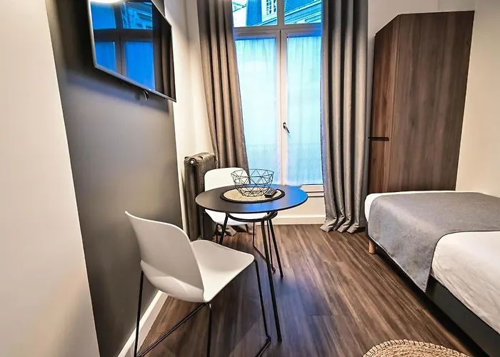 Les Cles Du 27 Aparthotel Parigi